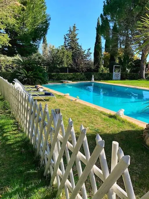 Villa Au Calme A Sanary, Climatisee, Avec Piscine France
