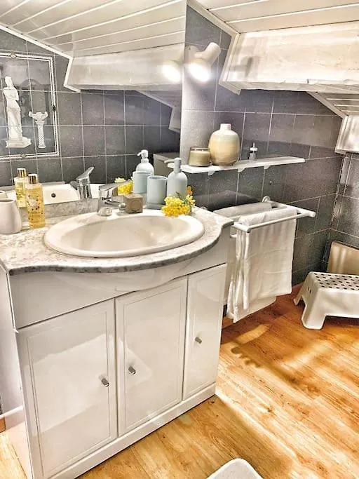 Villa Au Calme A Sanary, Climatisee, Avec Piscine France