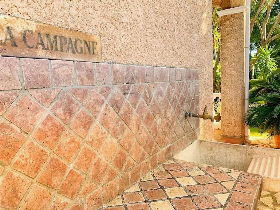 Villa Au Calme A Sanary, Climatisee, Avec Piscine