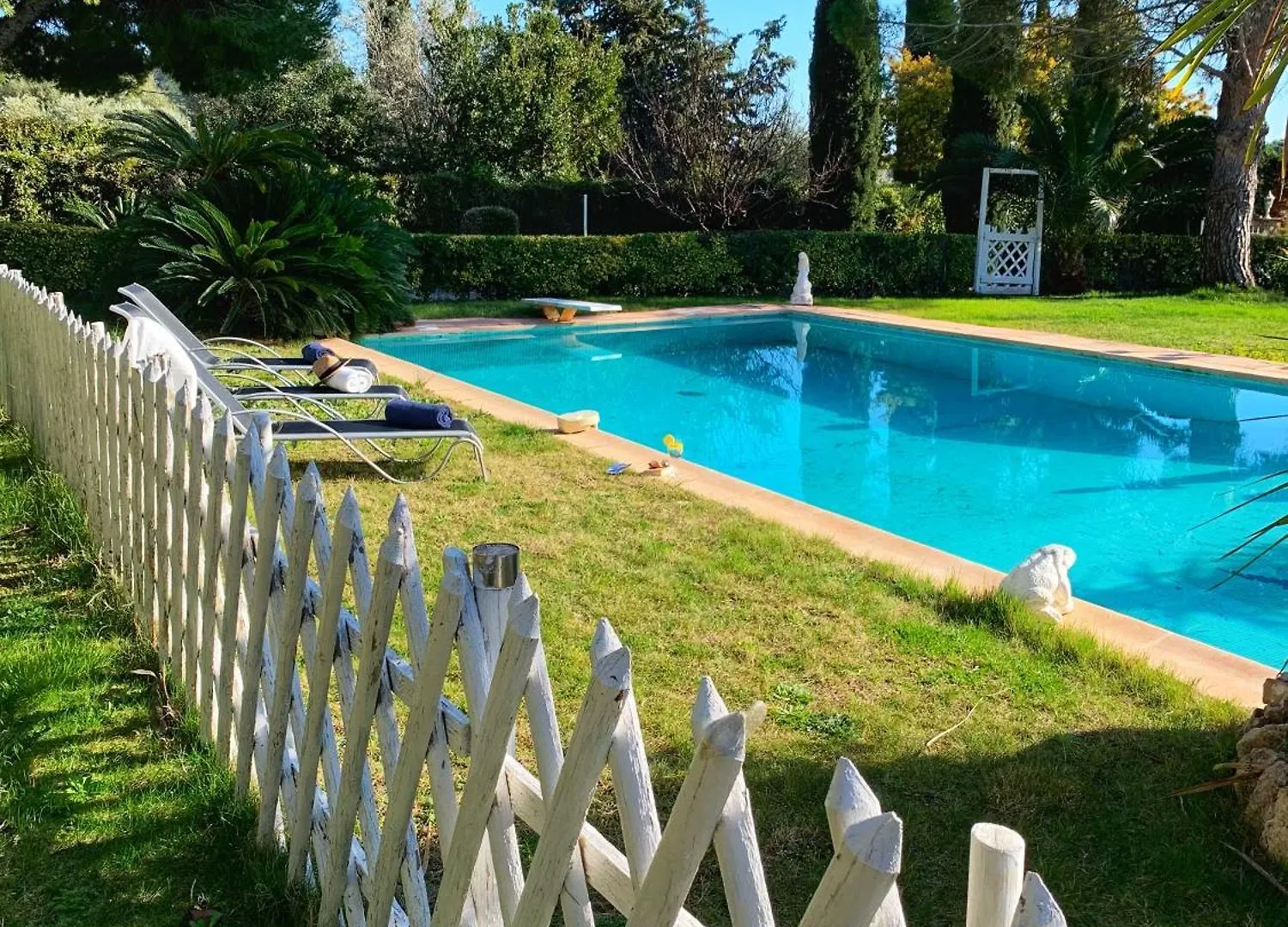 Villa Au Calme A Sanary, Climatisee, Avec Piscine
