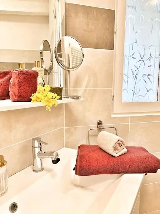 Villa Au Calme A Sanary, Climatisee, Avec Piscine