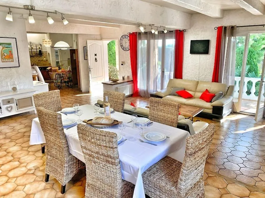 Villa Au Calme A Sanary, Climatisee, Avec Piscine